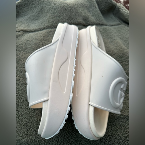 Gucci WOMEN'S SLIDE SANDAL WITH INTERLOCKING G, size 43 Gently worn! - Picture 4 of 9